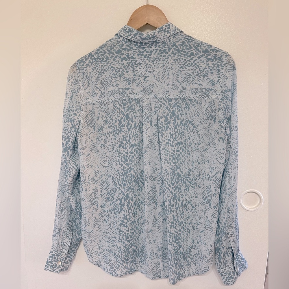 Rails Josephine Aqua Python Light Blue Button Down Shirt size XS - Picture 4 of 9